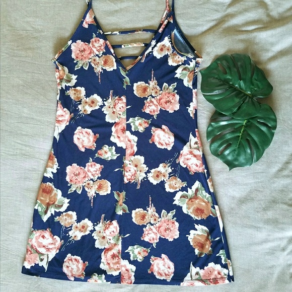 ❌SOLD❌ Navy Floral Mini (M) - Picture 2 of 5